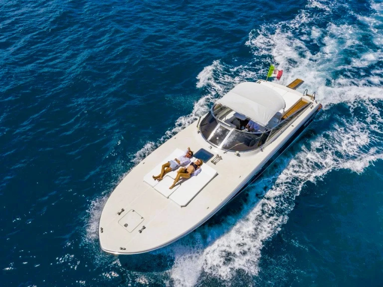 Itama Itama 40 a louer à Capri