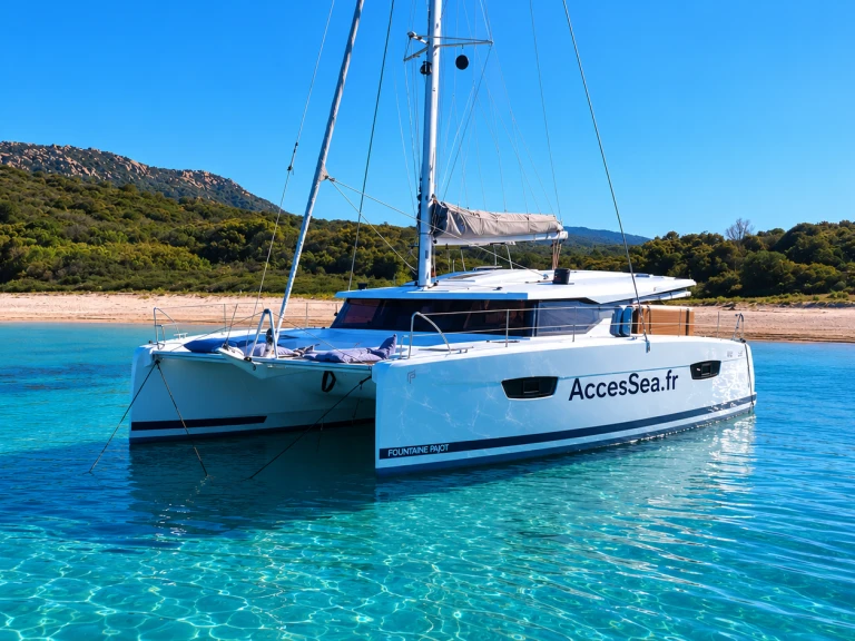 Location Catamaran à Propriano - Fountaine Pajot Astrea 42