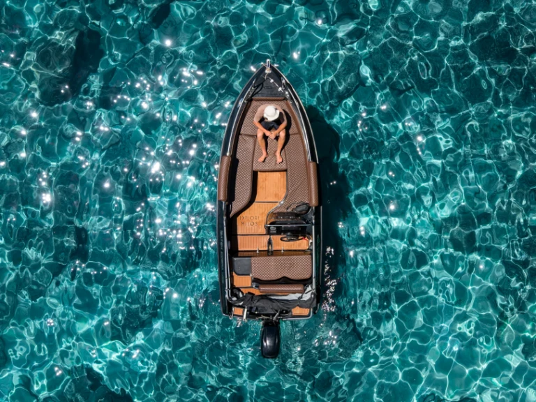 Location bateau Isatek Cobra 495 à Mílos sur Samboat