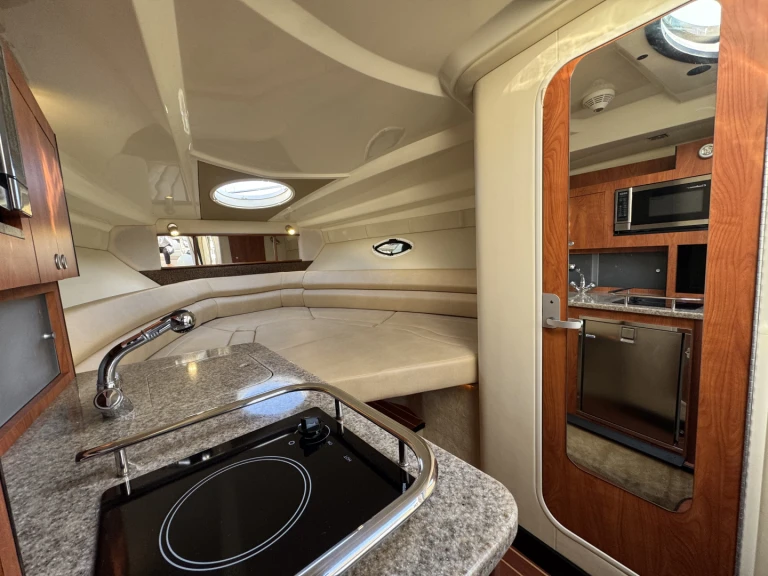 Location bateau Nice pas cher 295 sportcruiser