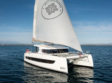 Pronájem Katamarán Bali s licencí