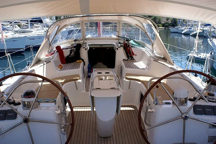 Louez un Jeanneau Sun Odyssey 54 DS à Ribishi