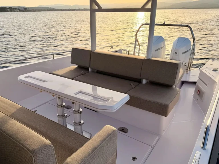 Location Bateau à moteur à Mandelieu-la-Napoule - Axopar Axopar 37 Sun-Top
