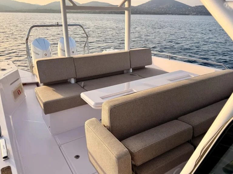 Louer Bateau à moteur avec ou sans skipper Axopar à Mandelieu-la-Napoule