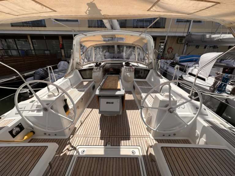 Location bateau Empuriabrava pas cher Oceanis 41.1