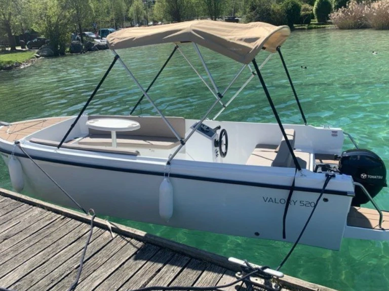 Location Bateau à moteur Valory avec permis