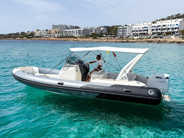 Location Semi-rigide à Sant Antoni de Portmany - Capelli Tempest 800