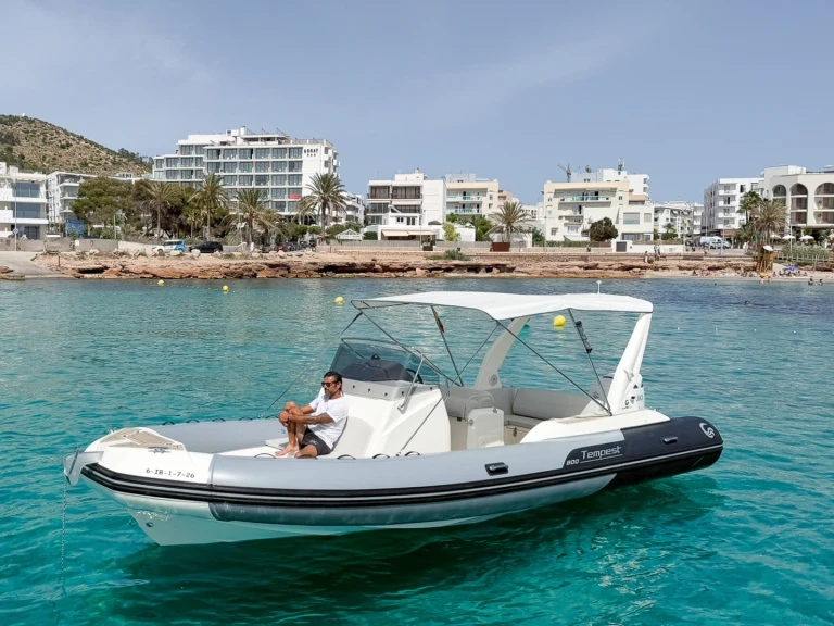 Semi-rigide à louer à Sant Antoni de Portmany au meilleur prix