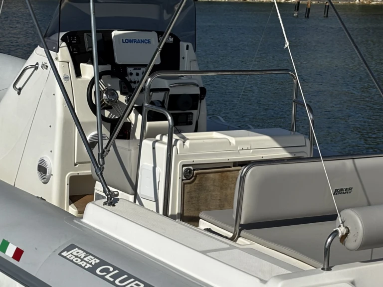 Louez un Joker Boat Clubman 30 à Brucoli