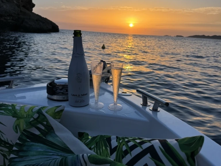 Louer Bateau à moteur avec ou sans skipper X-Yachts à Sant Antoni de Portmany