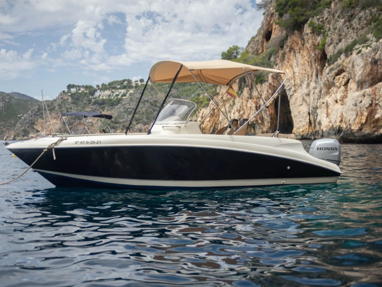 Louez un AQUA 620 à Oliva