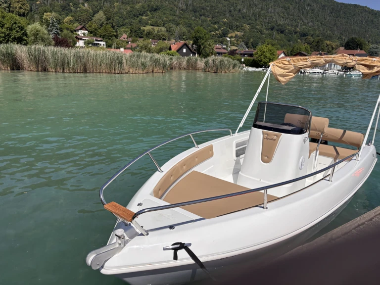 Location bateau Aquabat Sport Line 17 à Annecy sur Samboat