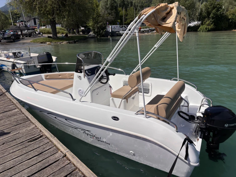 Louer Bateau à moteur avec ou sans skipper Aquabat à Annecy