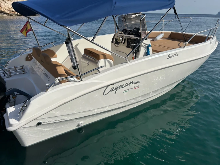 Louez un Motor yacht Caymam 585 à Marina Greenwich