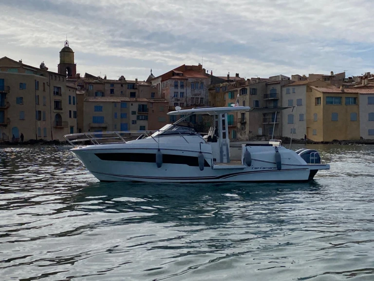 Jeanneau Cap Camarat 10.5 WA a louer à Port des Marines de Cogolin