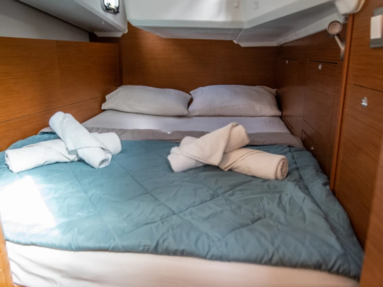 Location bateau Jeanneau Sun Odyssey 410 à Nidri sur Samboat