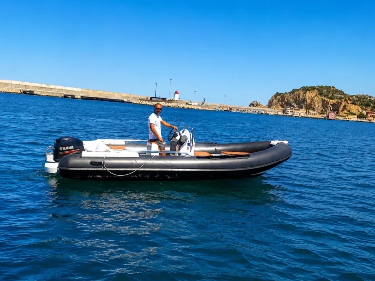 Louer Semi-rigide avec ou sans skipper Msg Ogliastra  à Arbatax