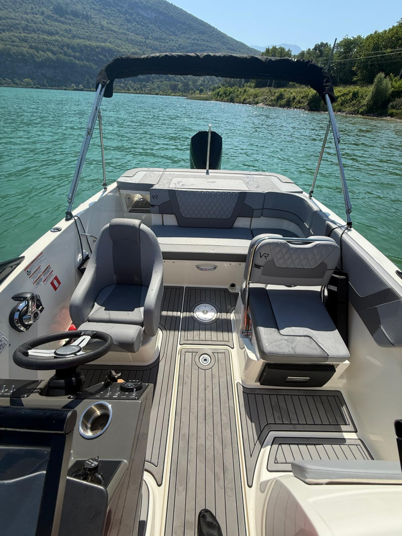 Location bateau Brison-Saint-Innocent pas cher VR5 OE