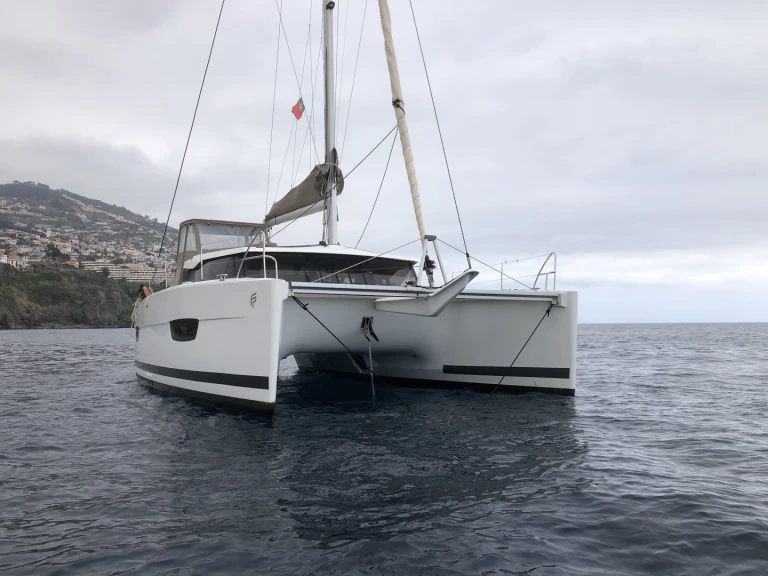 Location bateau Fountaine Pajot Lucia 40 à Tivat sur Samboat