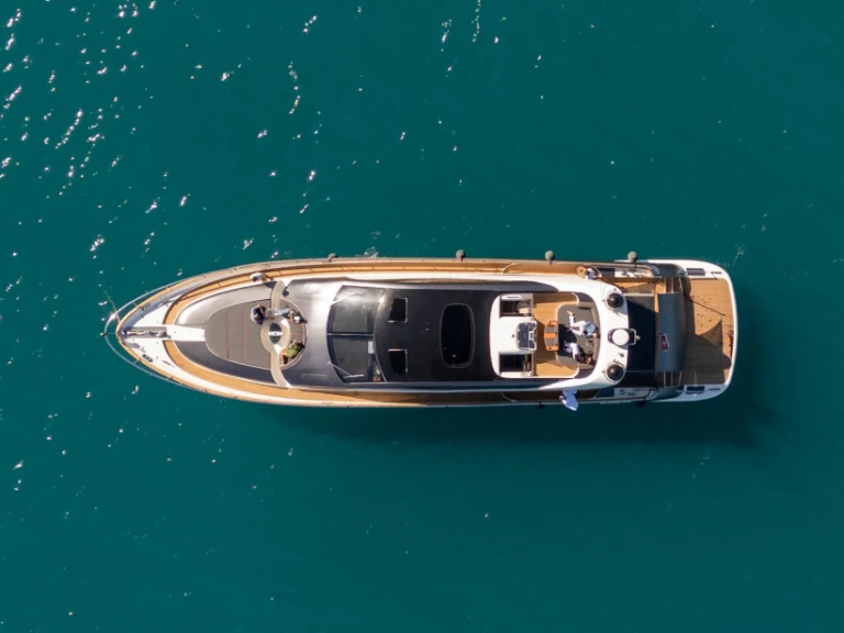 Location Yacht CERRI avec permis