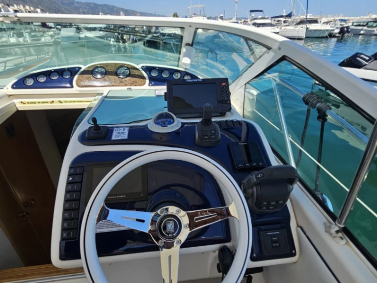 Louer Bateau à moteur avec ou sans skipper Fairline à Puerto Banús