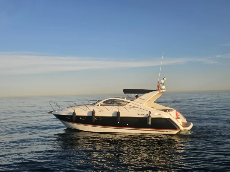 Louer Bateau à moteur avec ou sans skipper Fairline à Puerto Banús