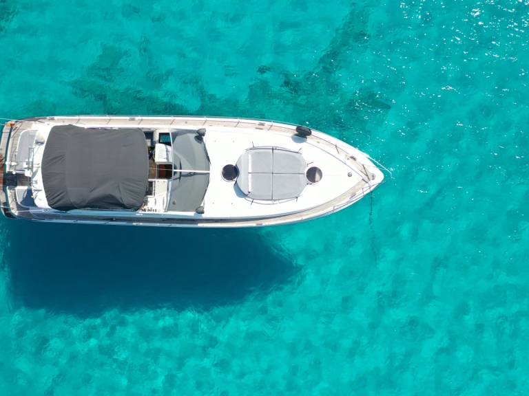 Location Bateau à moteur Fairline avec permis