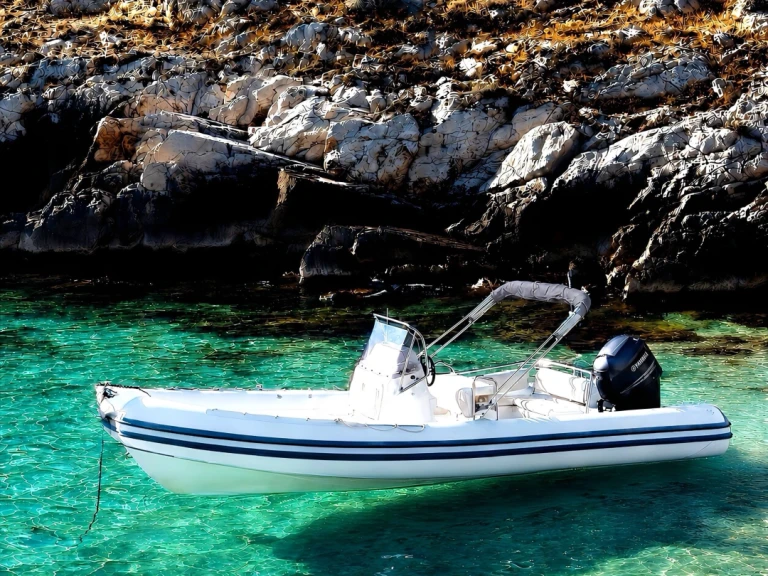 Location bateau Bormes-les-Mimosas pas cher 7 m