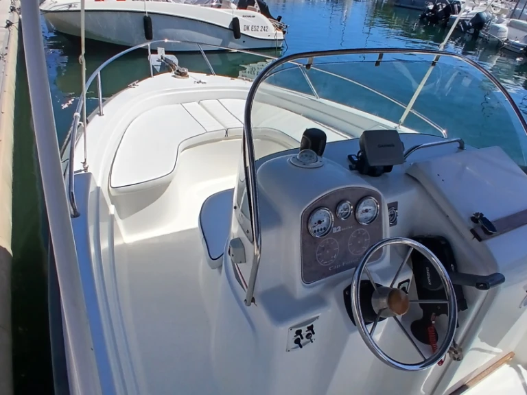 Location Bateau à moteur Bénéteau avec permis