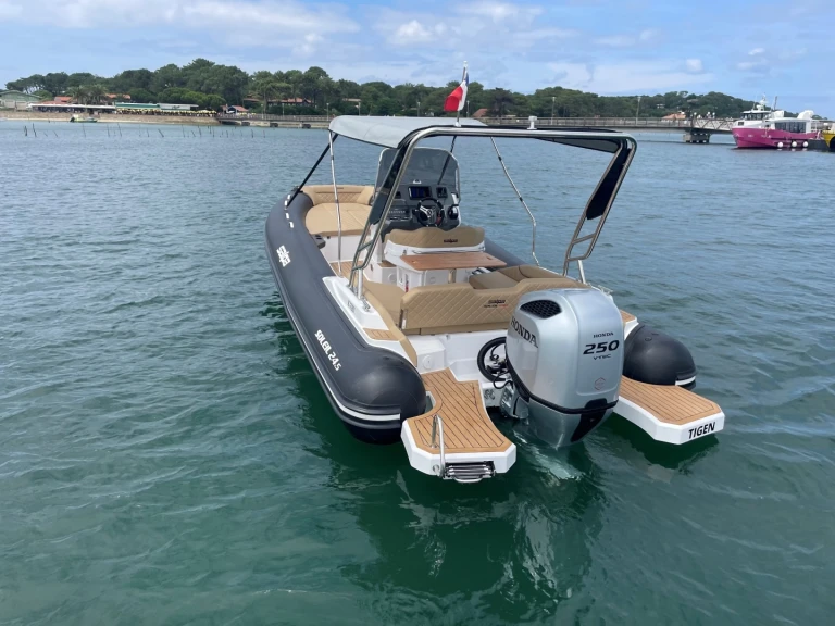 Location à Bélisaire - Salpa Salpa Soleil 24.5 sur SamBoat