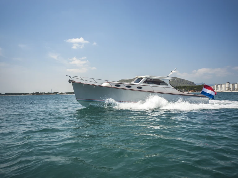 Yacht à louer à Port d'Alcudia au meilleur prix