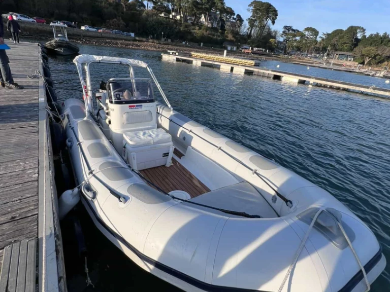 Location Semi-rigide à Vannes - Valiant V-520