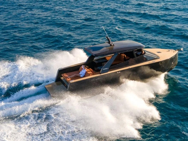 Louer Bateau à moteur avec ou sans skipper Colnago à Split