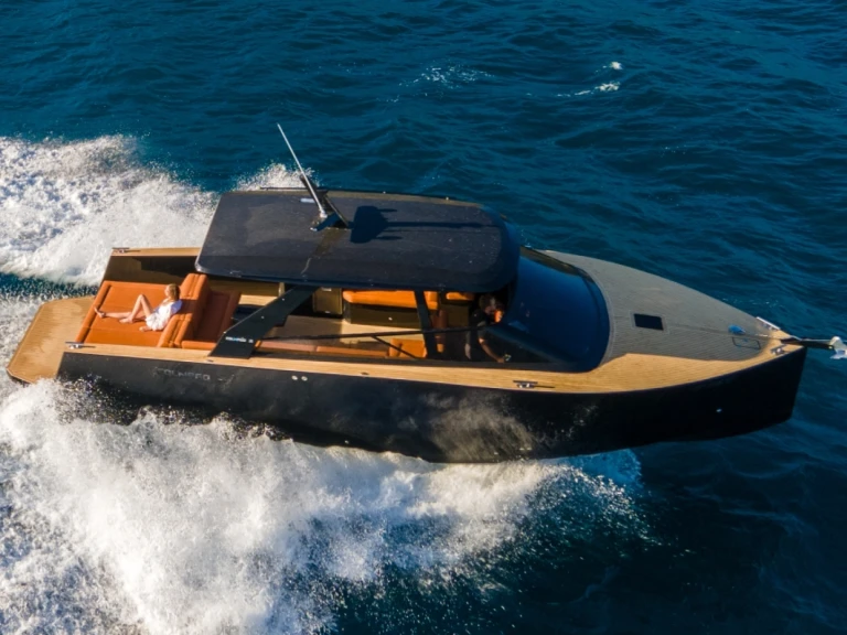 Bateau à moteur à louer à Split au meilleur prix