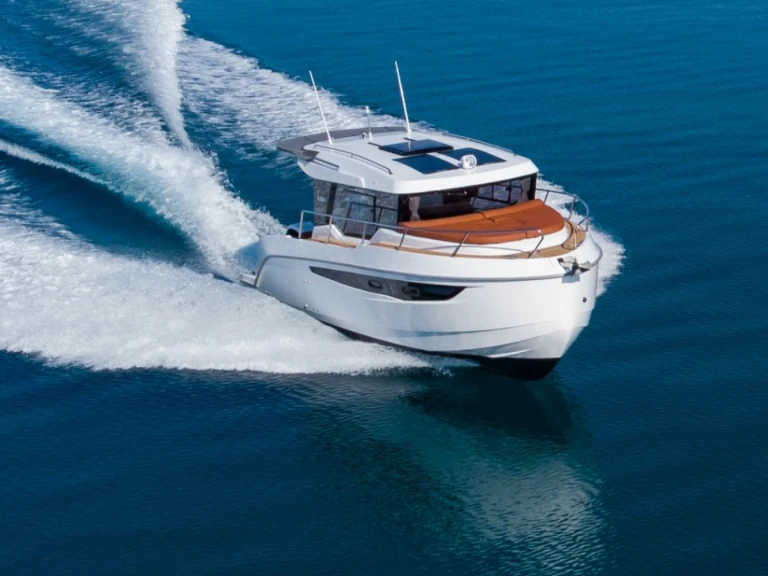 Advanced Yachts Kavi 9 a louer à Split