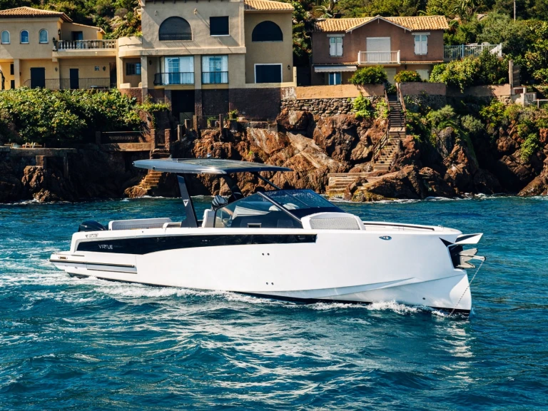 Louer Bateau à moteur avec ou sans skipper Virtue Yacht à Portisco