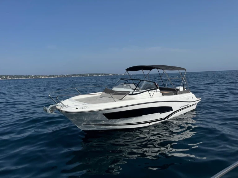 Location Bateau à moteur Jeanneau avec permis