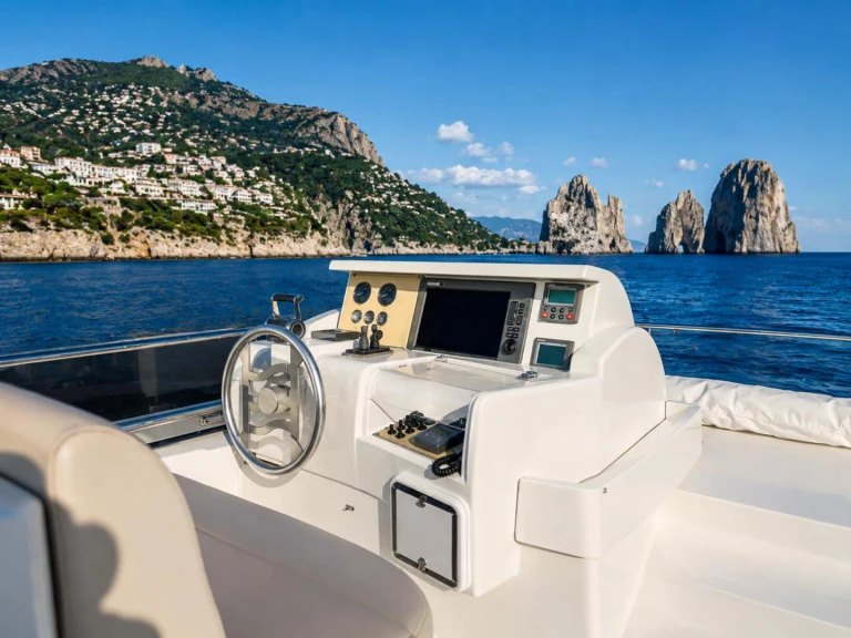 Louer Yacht avec ou sans skipper Ferretti à Castellammare di Stabia
