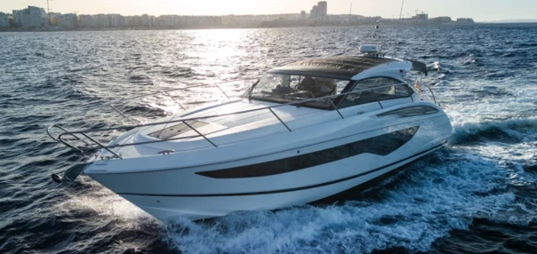 Location Bateau à moteur à Port de Sitges Aiguadolç - Princess Princess V40