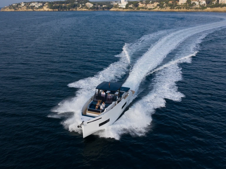 Bateau à moteur à louer à Dénia au meilleur prix