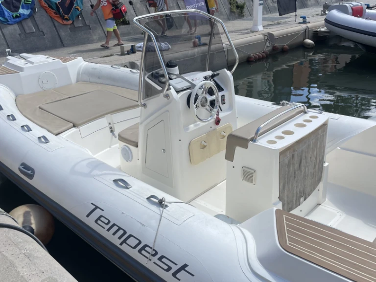 Location bateau Argelès-sur-Mer pas cher Tempest 700