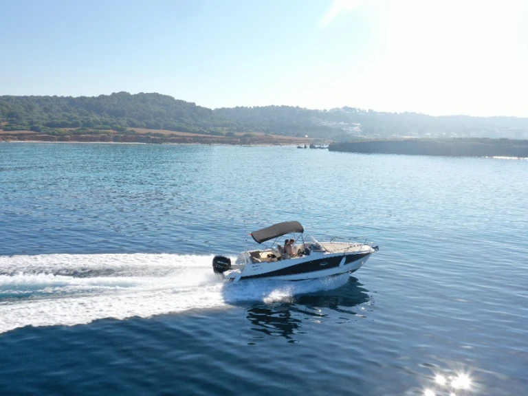 Louer Bateau à moteur avec ou sans skipper Quicksilver à Port Mahon
