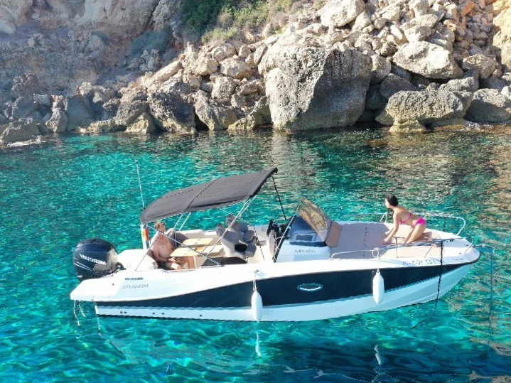 Location Bateau à moteur Quicksilver avec permis