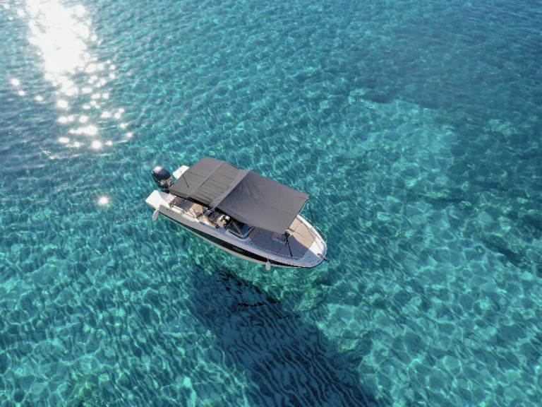 Bateau à moteur à louer à Port Mahon au meilleur prix