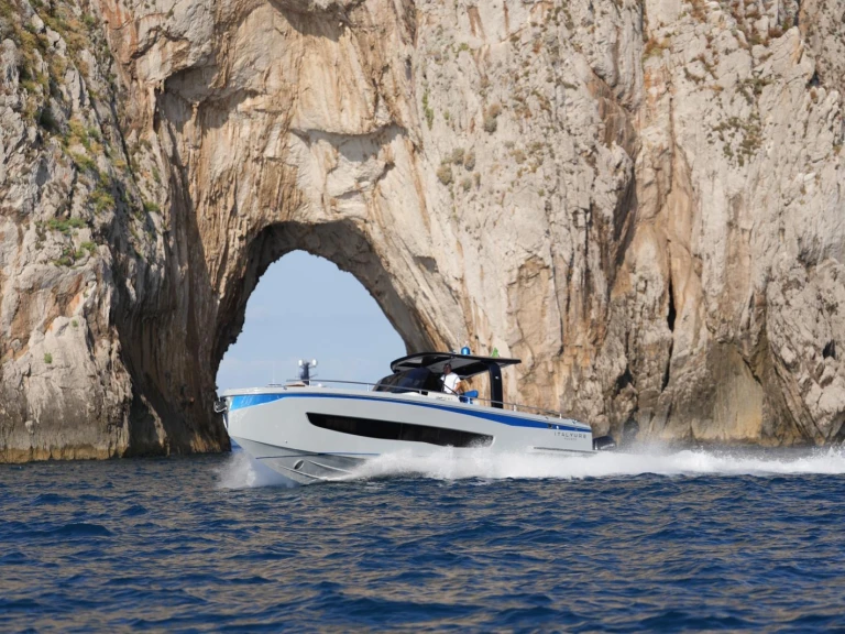 Allures Italyure 38 Sport a louer à Sorrento