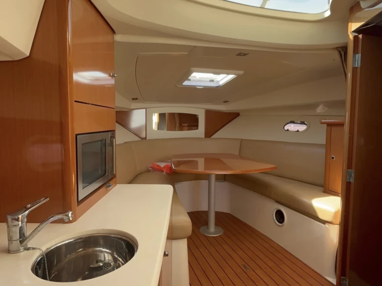 Jeanneau Prestige 30 S a louer à Cannes