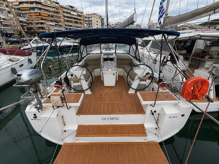 Louez un Bénéteau Oceanis 46.1/5 à Le Pirée