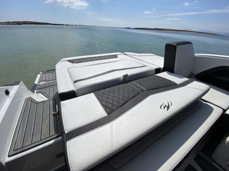 Louer Bateau à moteur avec ou sans skipper Monterey à Ibiza (Ville)