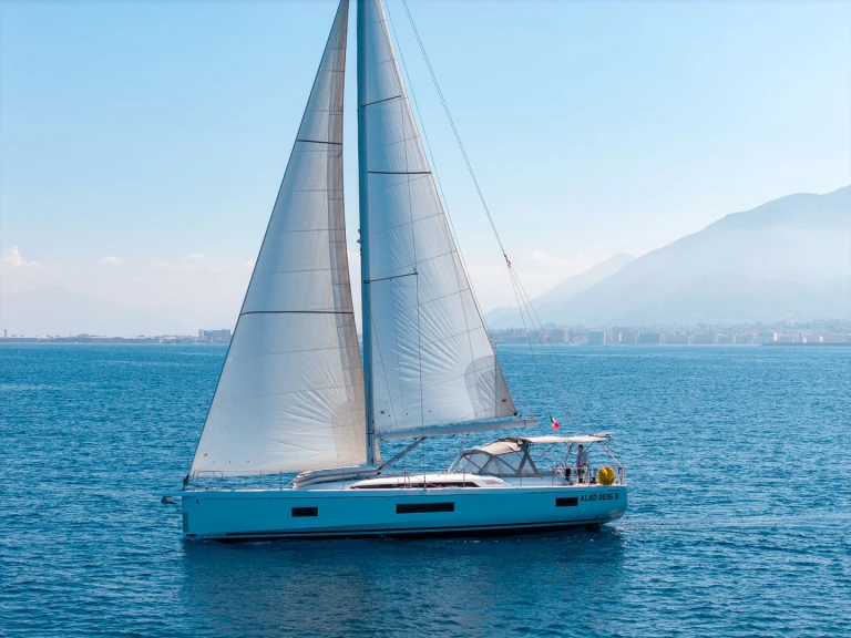 Louer Voilier avec ou sans skipper Bénéteau à Castellammare di Stabia