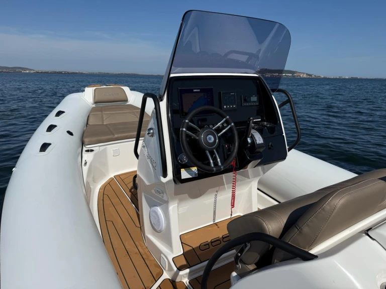 Location Semi-rigide Grand Boats avec permis